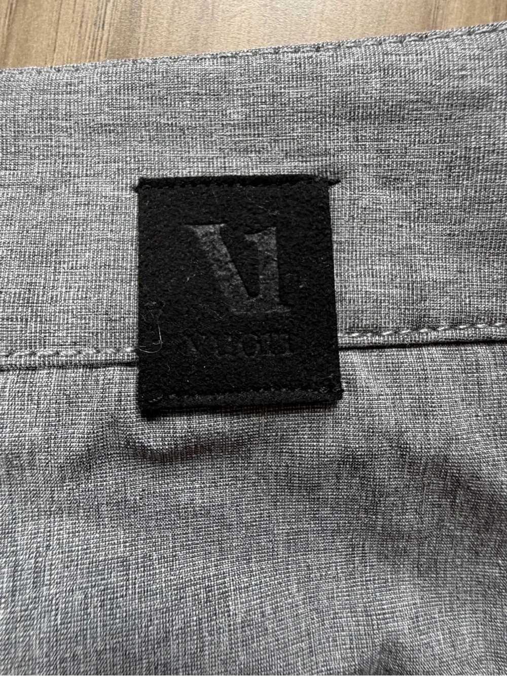 Vuori Aim 8” Men's Gray Performance Stretch Shorts Sz 30